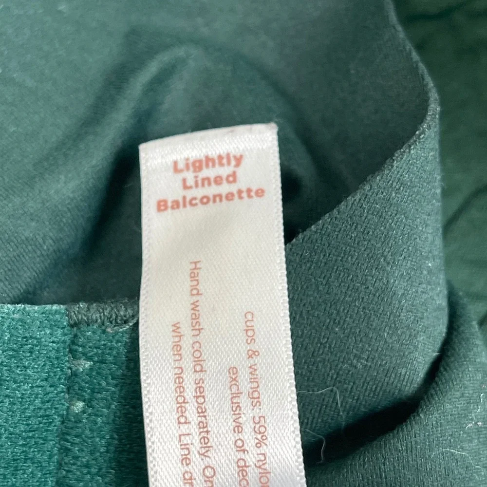 Cacique Lightly Lined Balconette Bra Women 48D‎ Green Underwire Smoothing Wings